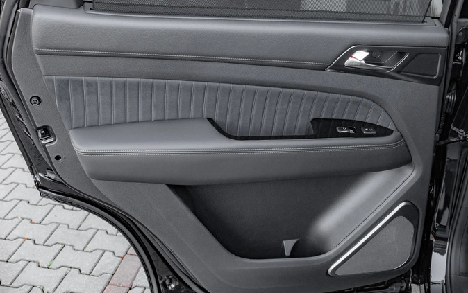 SsangYong REXTON cena 265900 przebieg: 11350, rok produkcji 2023 z Lądek-Zdrój małe 781